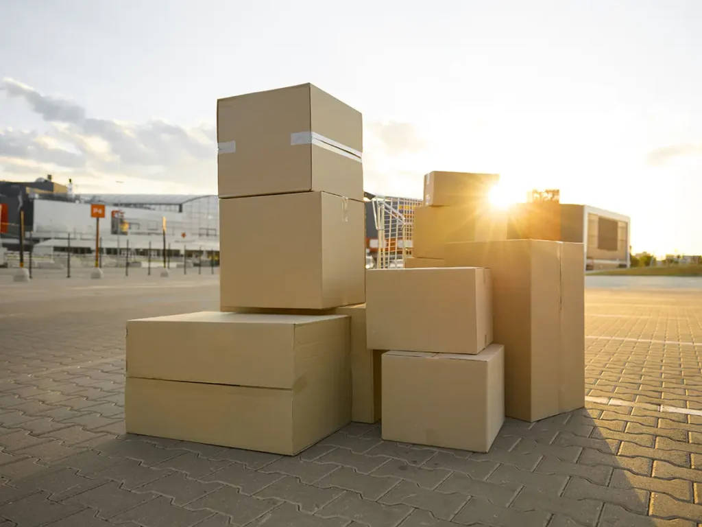 Discover the difference between removal boxes and storage boxes. Learn which is best for moving, storing, and protecting your belongings long-term.